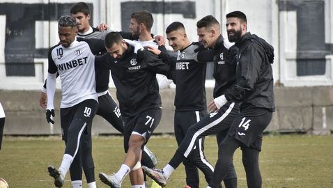  Играчите и треньорите на Локомотив (Пд) ще стискат палци на 