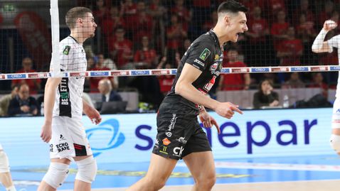 Страхотен Алекс Николов с 30 точки, Лубе с нова тежка загуба в Италия