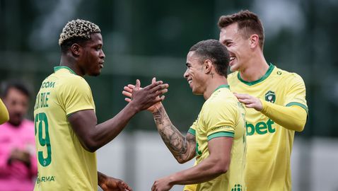 В дъжд и вятър: Лудогорец удари унгарски претендент за титлата