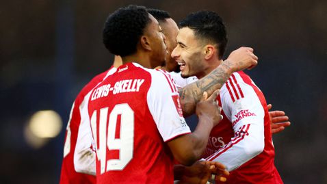 Три гола след ъглови удари и хеттрик на Мартинели донесоха победата на Арсенал