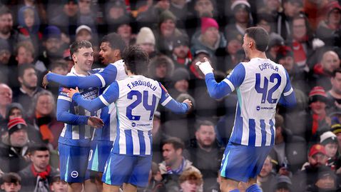  Ман Юнайтед изпусна и последния си късмет за трофей, Брайтън победи на 