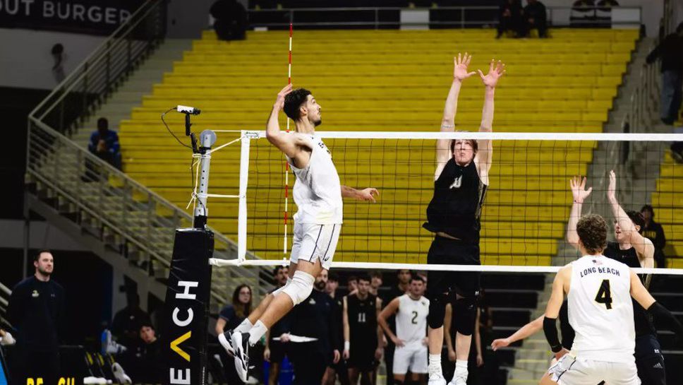 Шампионът в колежанското първенство на САЩ Лонг Бийч с юношата