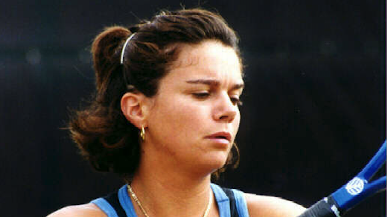  Бивша наша тенисистка е подсъдима за изпраните пари на Брендо в Швейцария 