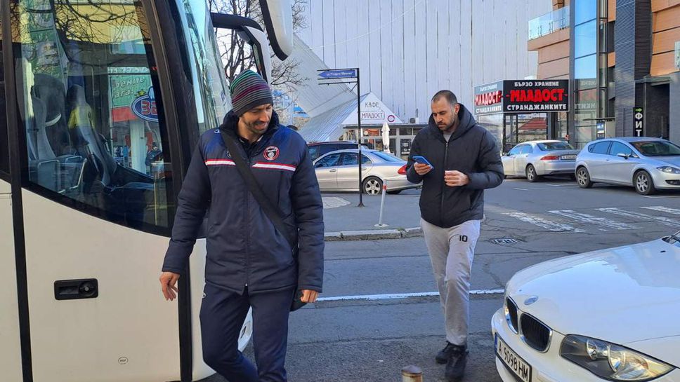 Волейболистите на Дея спорт (Бургас) потеглиха към Пазарджик