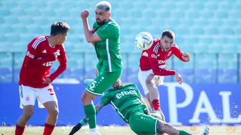  Алекс Колев вкарал гол със строшен крайник 