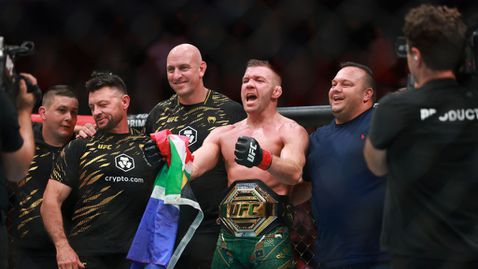  Шампионът Дю Плеси приветства борба с Чимаев 