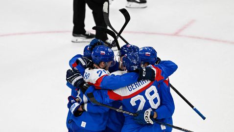  Словакия смаза олимпийския първенец на старта на хокейния шампионат в Милано - Кортина 