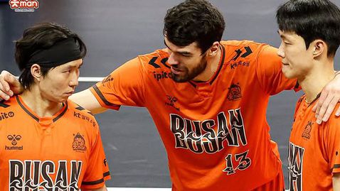 Димитър Димитров с 24 точки, Бусан с победа №15