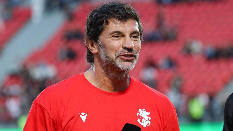 С течение на времето по косата му са се появили