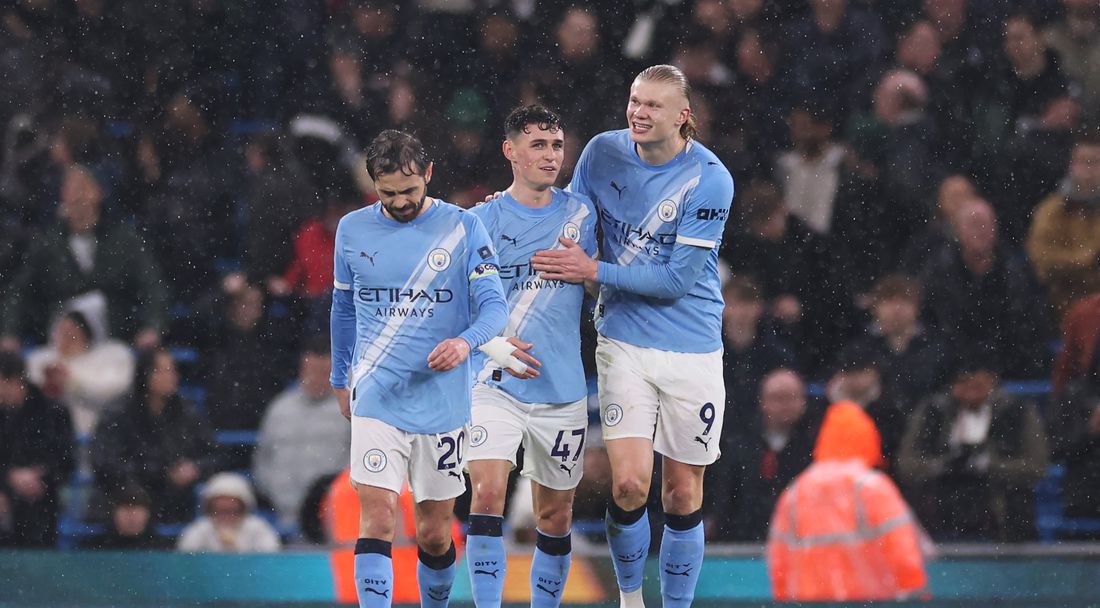 Сити унищожи Фулъм за едно полувреме и вече е на само три точки от Арсенал