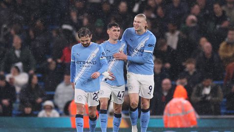 Сити унищожи Фулъм за едно полувреме и вече е на само три точки от Арсенал