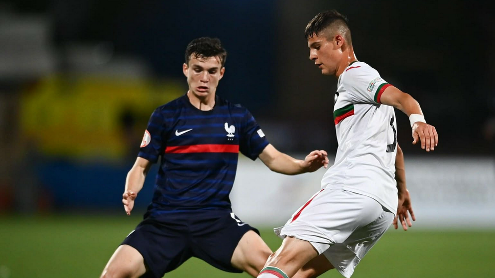 20 годишният флангови защитник Михаил Цонев вече е част от