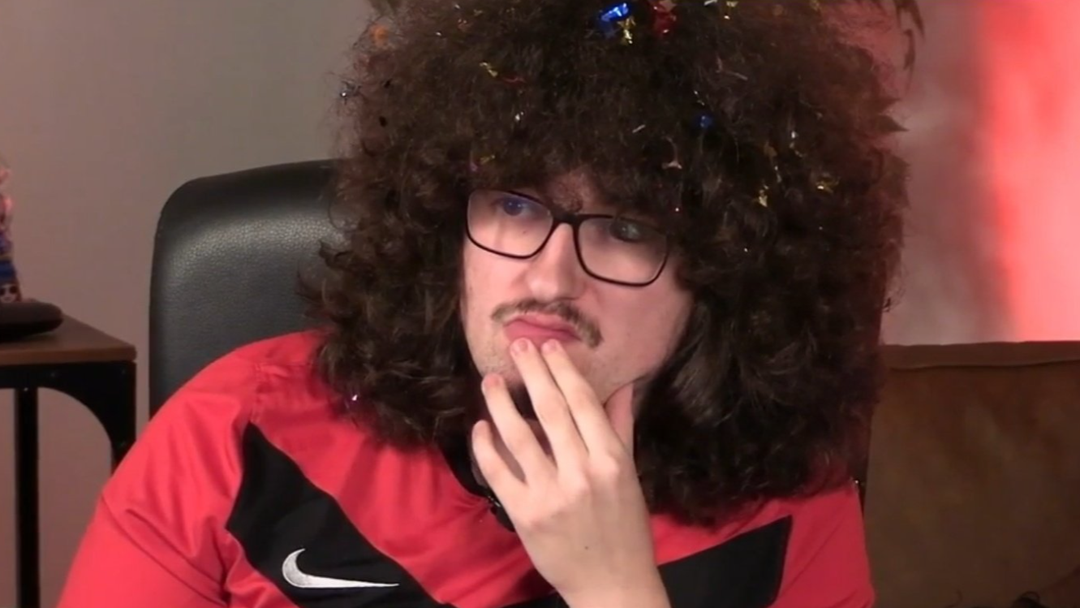 Фалшива радост: най-известният фен на Юнайтед повярва, че ще се подстриже, но гол на Каземиро беше отменен