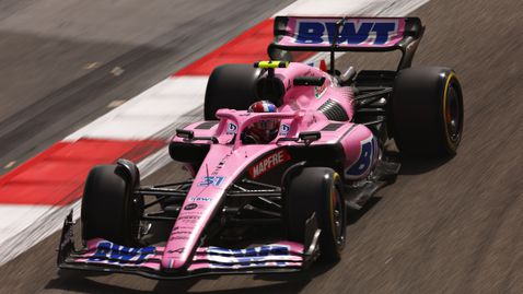 Естебан Окон най-бърз във втората сутрин на теста в Бахрейн