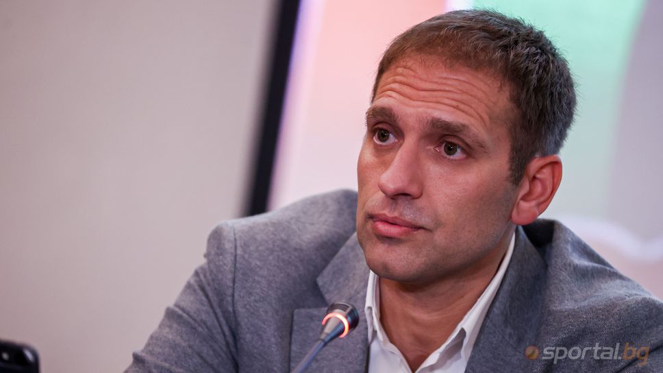 Стилиян: Срещал съм се с партии, има война в изпълкома на БФС, ако предам Бербатов, предавам българския футбол