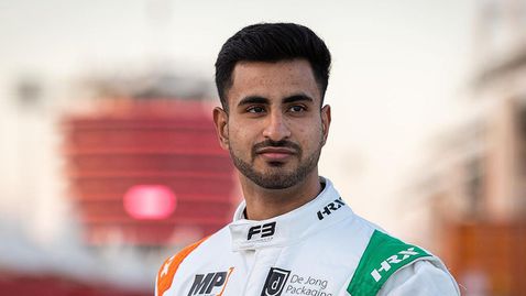 В Алпин взеха индиец за резервен пилот