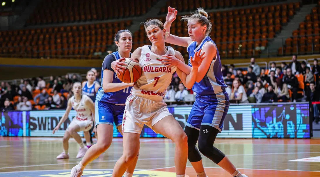 България се разправи за втори път с Азербайджан