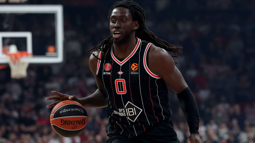 Джонатан Мотли под въпрос за Апоел срещу Барселона