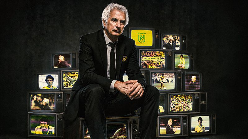 Историческо: 73-годишен треньор пое отбор от Лига 1