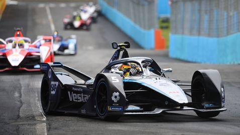 Безкомпромисен Вандоорн триумфира във второто състезание в Рим