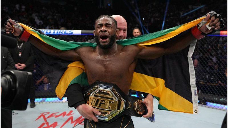 Стърлинг иска извинение от "клоуните", които го подиграваха