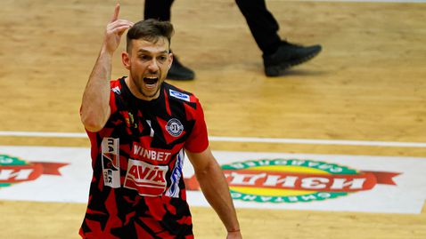  Мартин Иванов продължава с вицешампиона Локомотив Авиа 