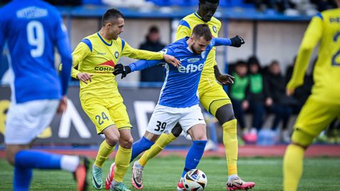  След три анулирани гола и много противоречив миг Спартак (Вн) въпреки всичко съумя да пречупи Крумовград 