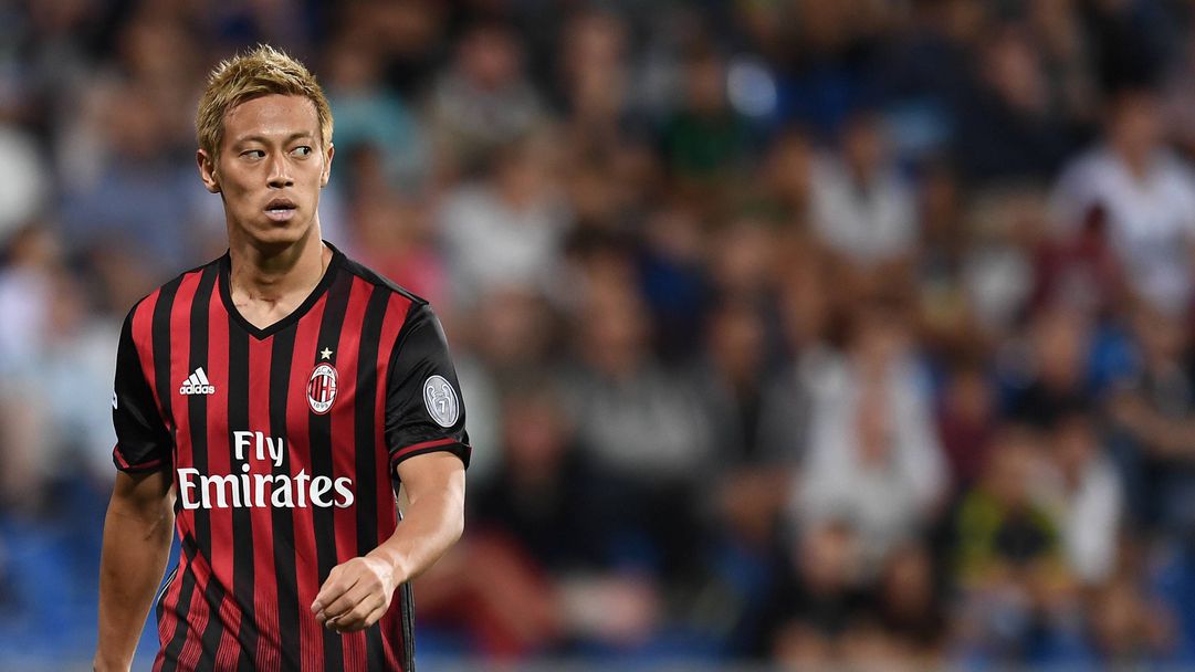 Бивша звезда на Милан ще гони титлата в Сингапур