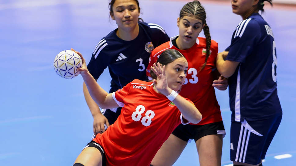 България завърши на второ място на турнира за купата на IHF, след като надви Узбекистан