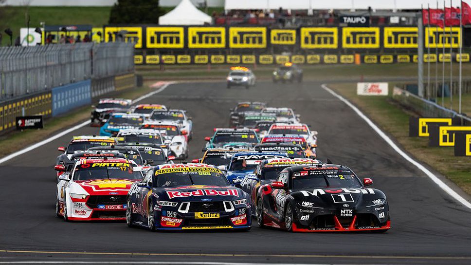 Новозеландец донесе първа победа за Тойота в Суперкарс
