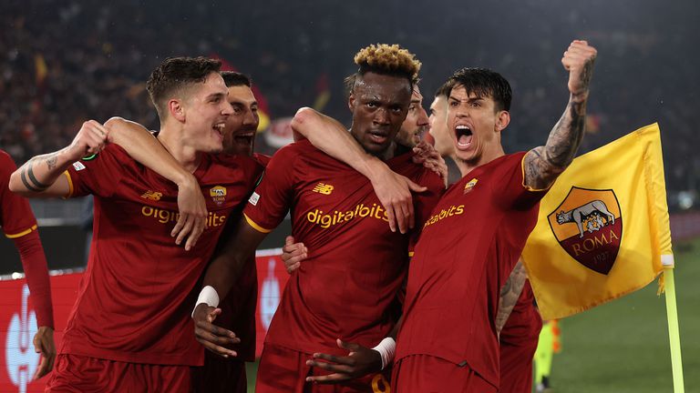  Тоти удостовери: Ще пътувам за Албания 