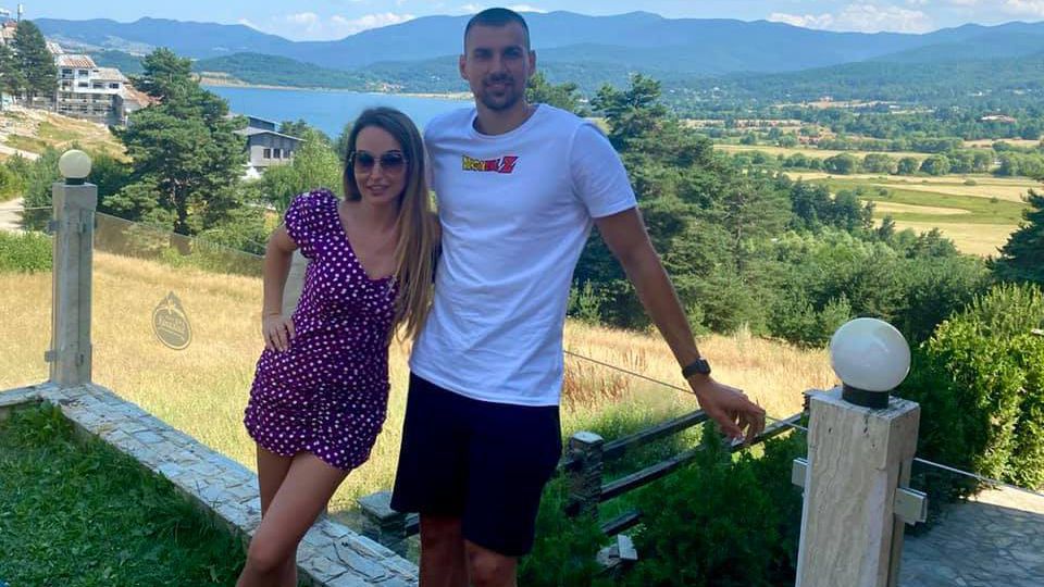 Съпругата на баскетболен национал с трогателна снимка в социалните мрежи