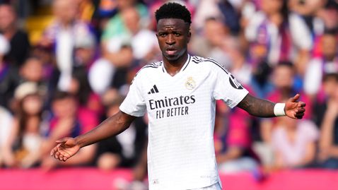 Фен на Барса вбеси Винисиус с плажна топка