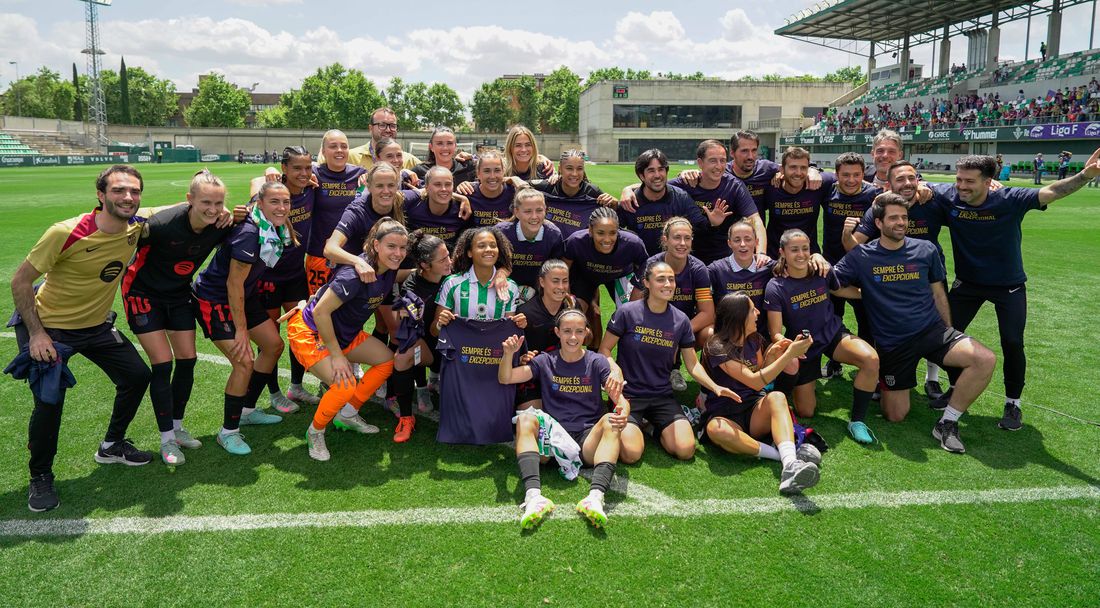 Женският състав на Барса подгря колегите си с безпощадна победа и нова титла