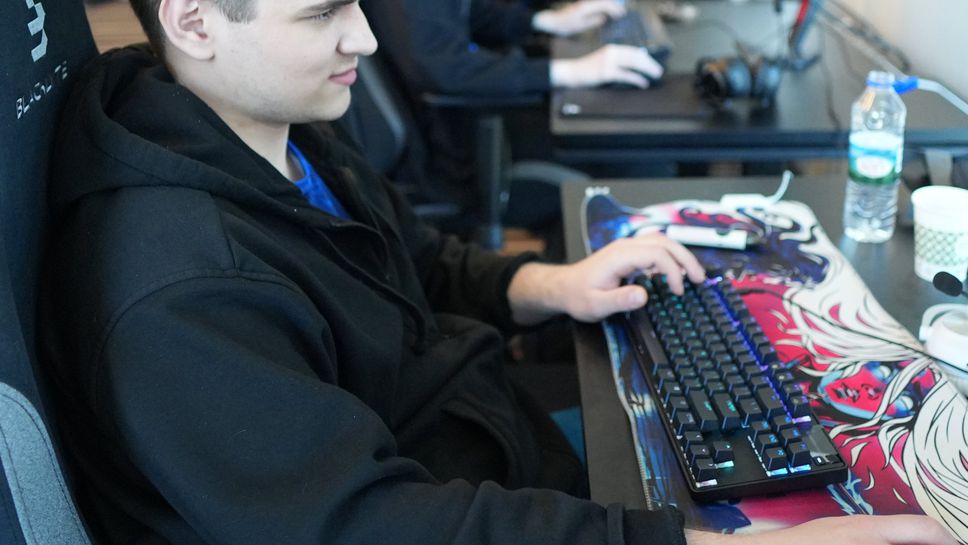 Българинът Божидар bzm Богданов и неговият отбор Tundra Esports вдигнаха