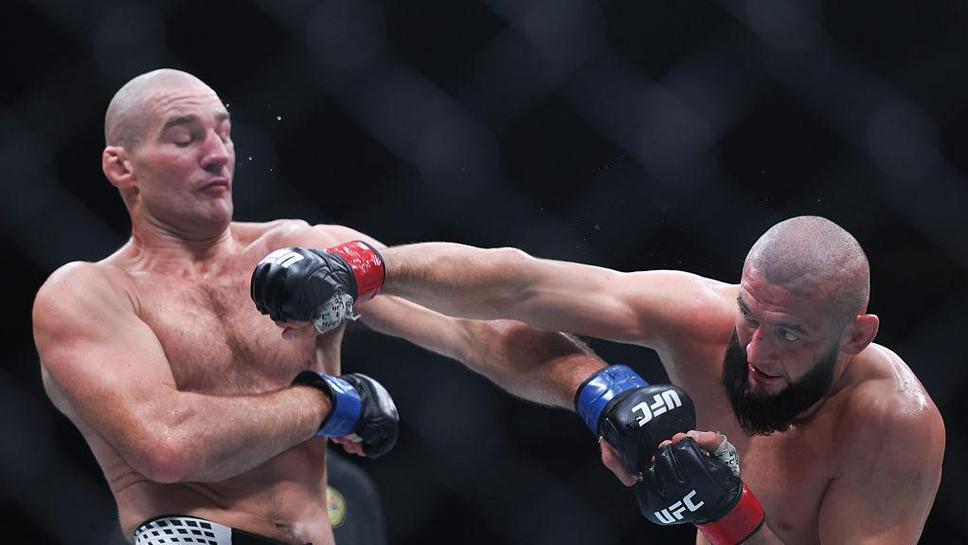 UFC 328: Справи ли се Чимаев с кантара? Заслужено ли Стрикланд спечели?