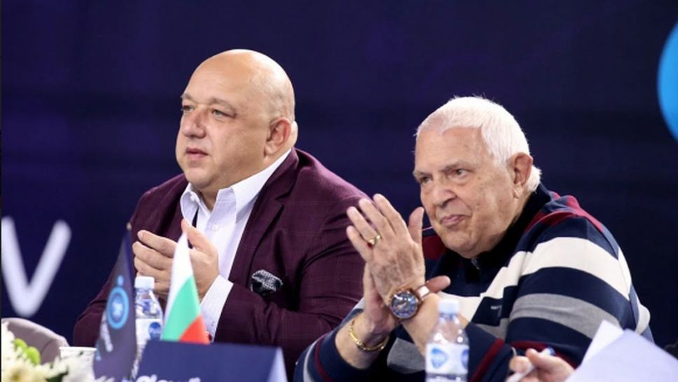 Министър Кралев подкрепи българските участници в Световното първенство по борба за ветерани в Пловдив