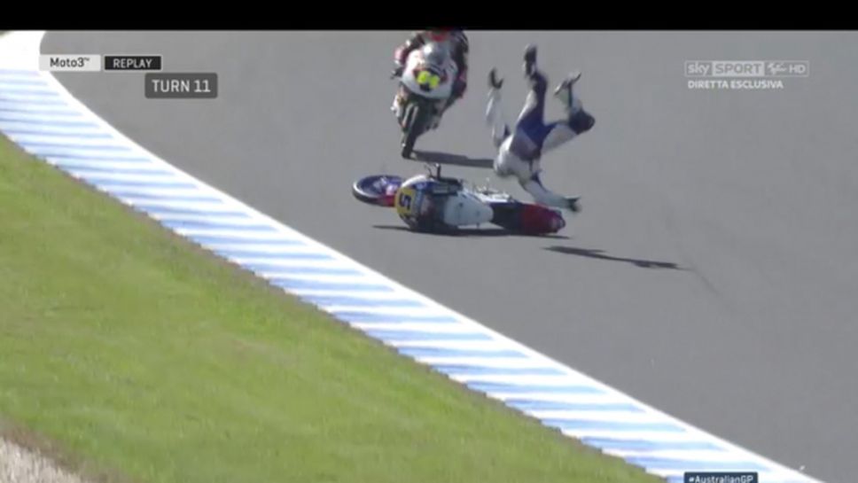 Колосална катастрофа за Романо Фенати в Moto3 (видео)