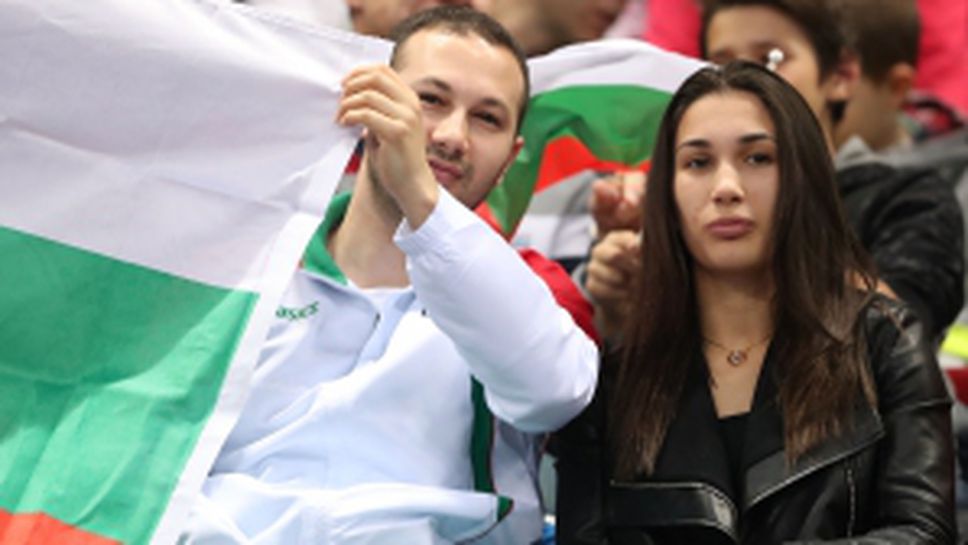 Феновете в "Арена Армеец" в очакване на Григор Димитров