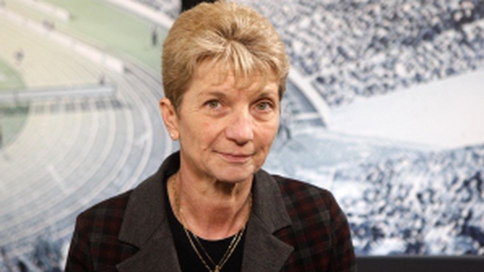 Министър Дашева гостува на "От дузпа в тъч"