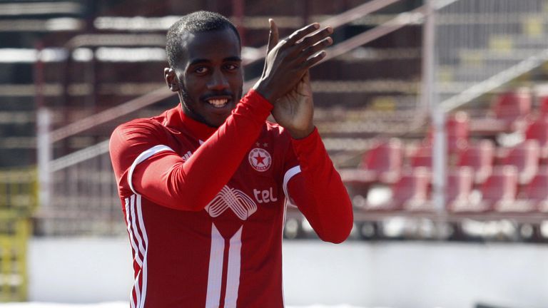 Бившият играч на ЦСКА София Кевин Кубемба ще продължи