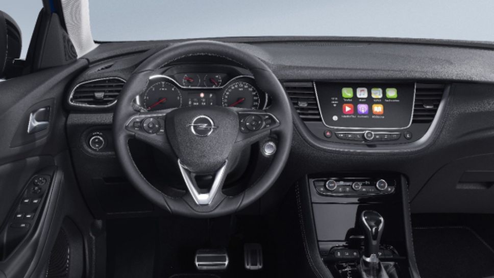 Opel позволява на водачите си да управляват телефона си без ръце (видео)