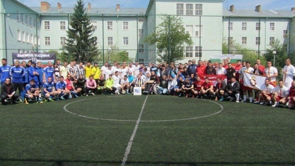 Започва 8-ият благотворителен турнир на феновете - "нерадзурите" гонят пета титла