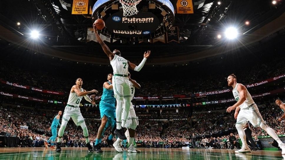 Бостън с 11-а поредна победа, мачкат и без Ървинг