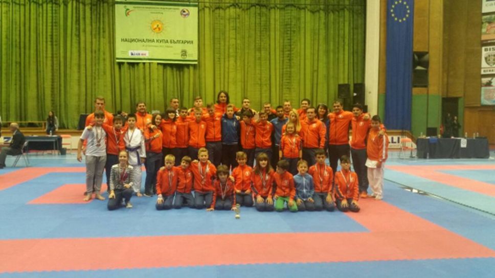 Каратеките на Никон грабнаха държавна титла за седма поредна година