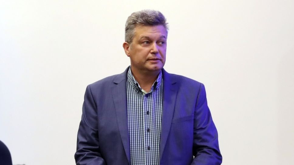 Ботев Пд поиска оставката на Петър Петров