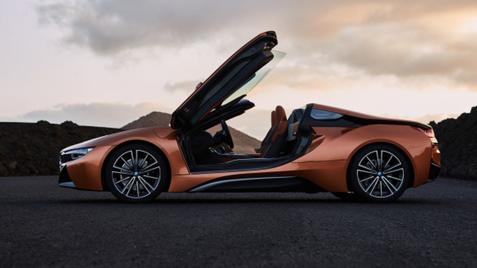 Блясък и лекота на премиерата на BMW i8 Roadster (видео)