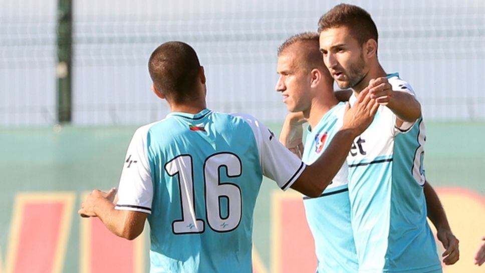 Вирус тръшна седем футболисти на Струмска слава