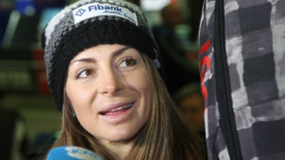 Александра Жекова кацна в България