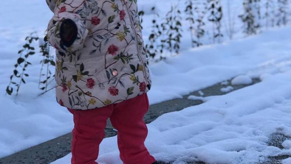 Внучката на Камата видя сняг за първи път